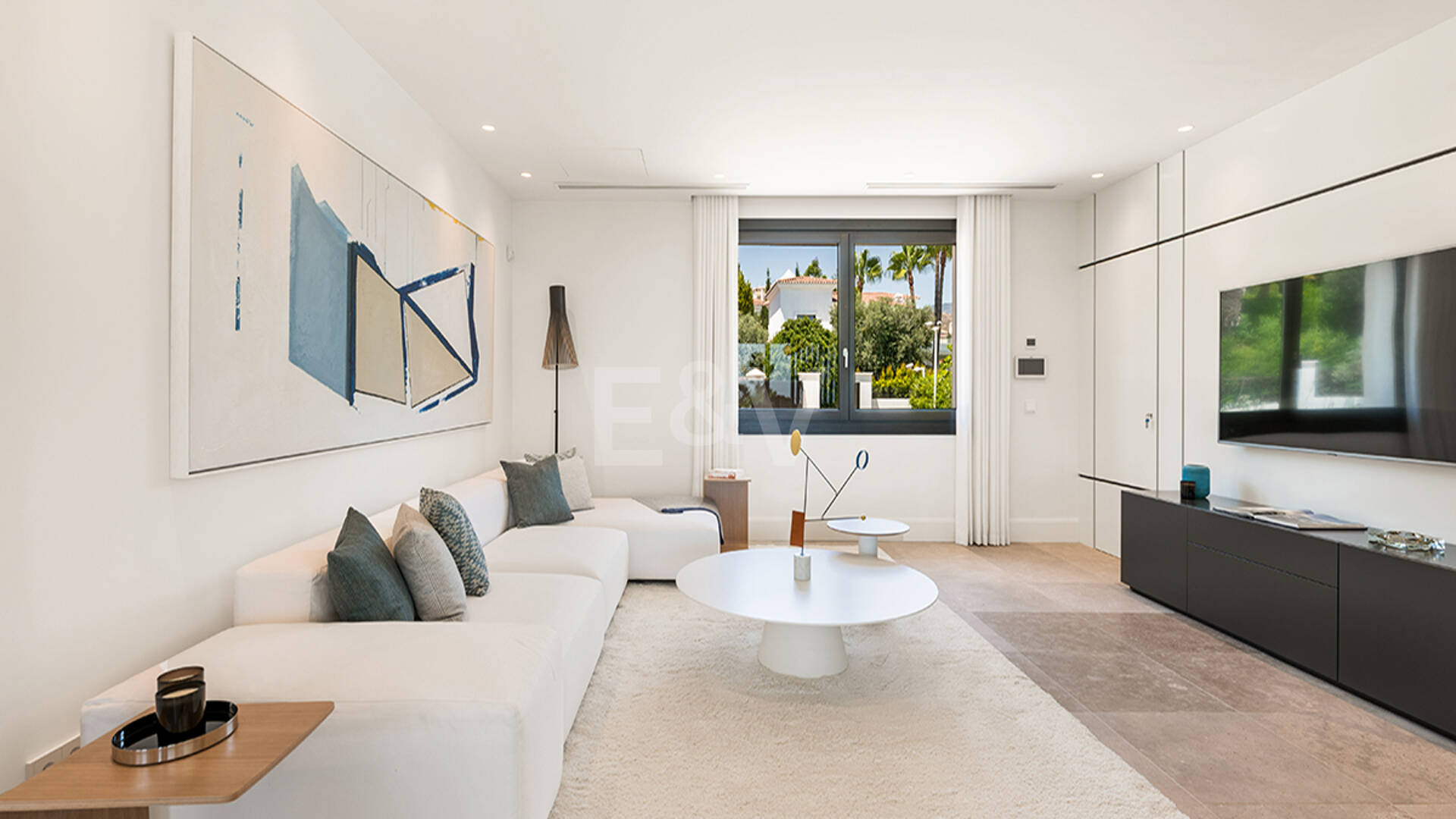 Impresionante Villa en La Cerquilla con vistas panorámicas al mar y una gran parcela