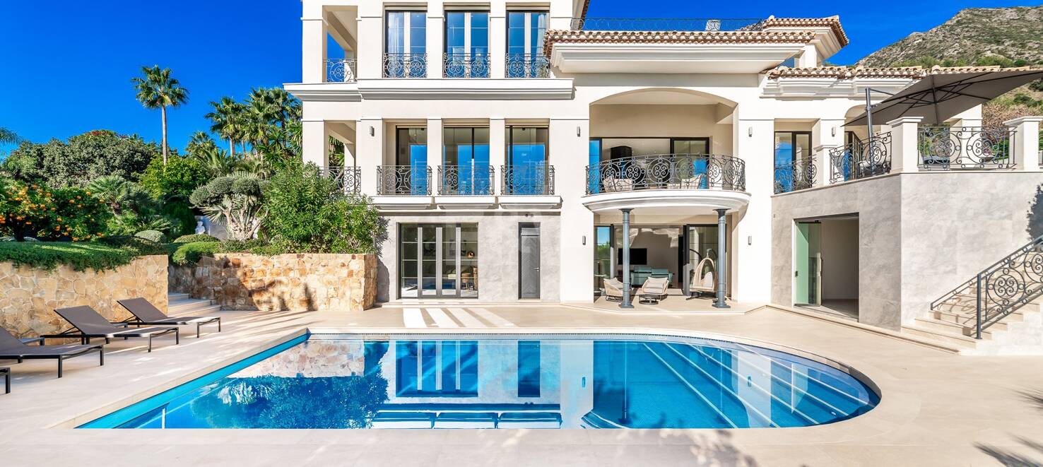 Luxury Villa with Panoramic Views in Sierra Blanca