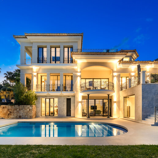 Luxury Villa with Panoramic Views in Sierra Blanca