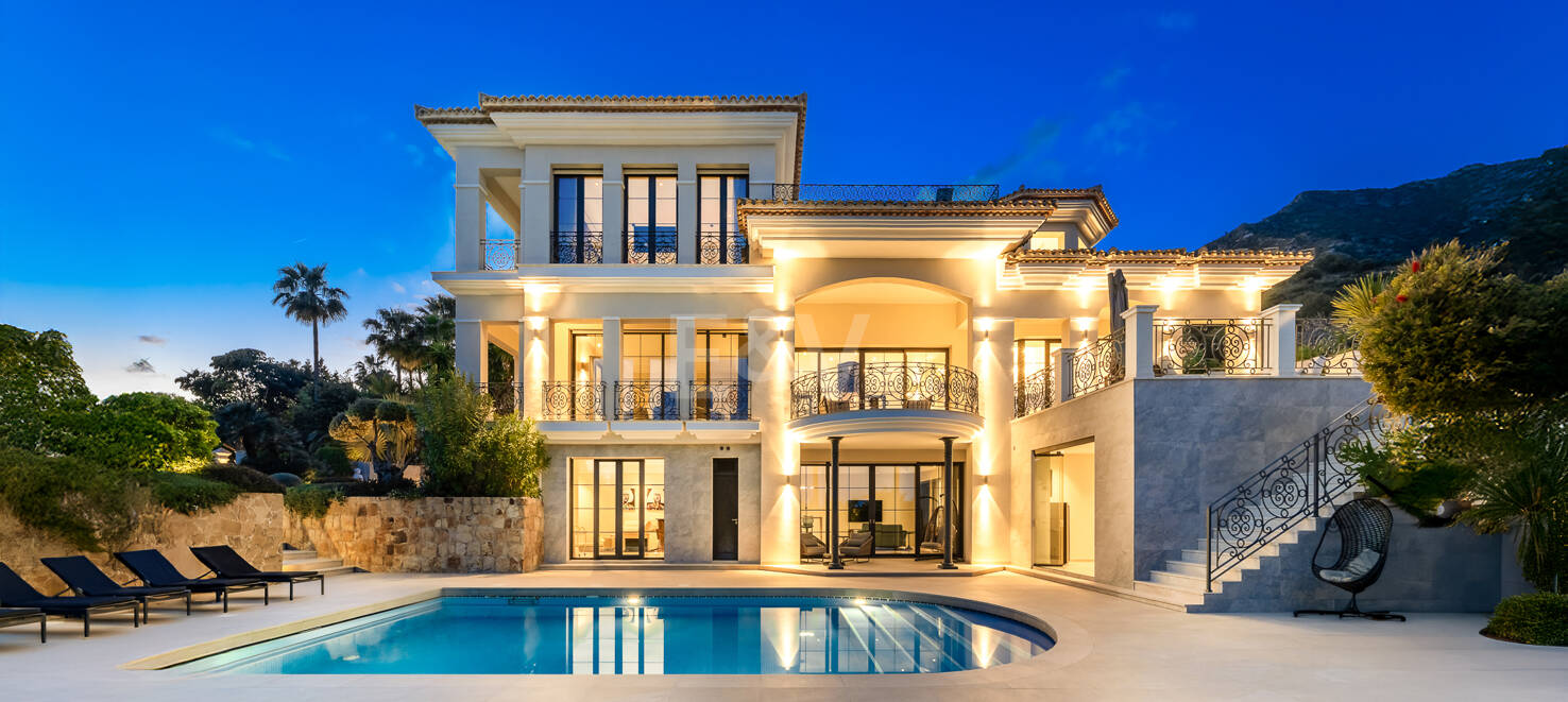 Luxury Villa with Panoramic Views in Sierra Blanca