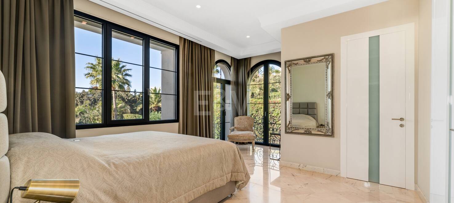 Luxury Villa with Panoramic Views in Sierra Blanca