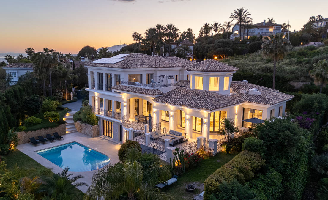 Luxury Villa with Panoramic Views in Sierra Blanca