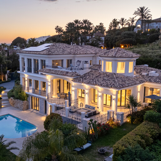 Luxury Villa with Panoramic Views in Sierra Blanca