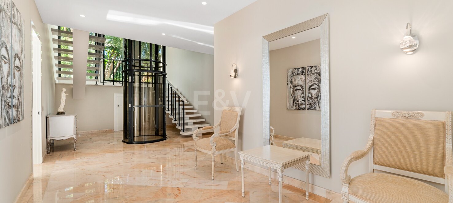 Luxusvilla in Sierra Blanca mit Panoramablick