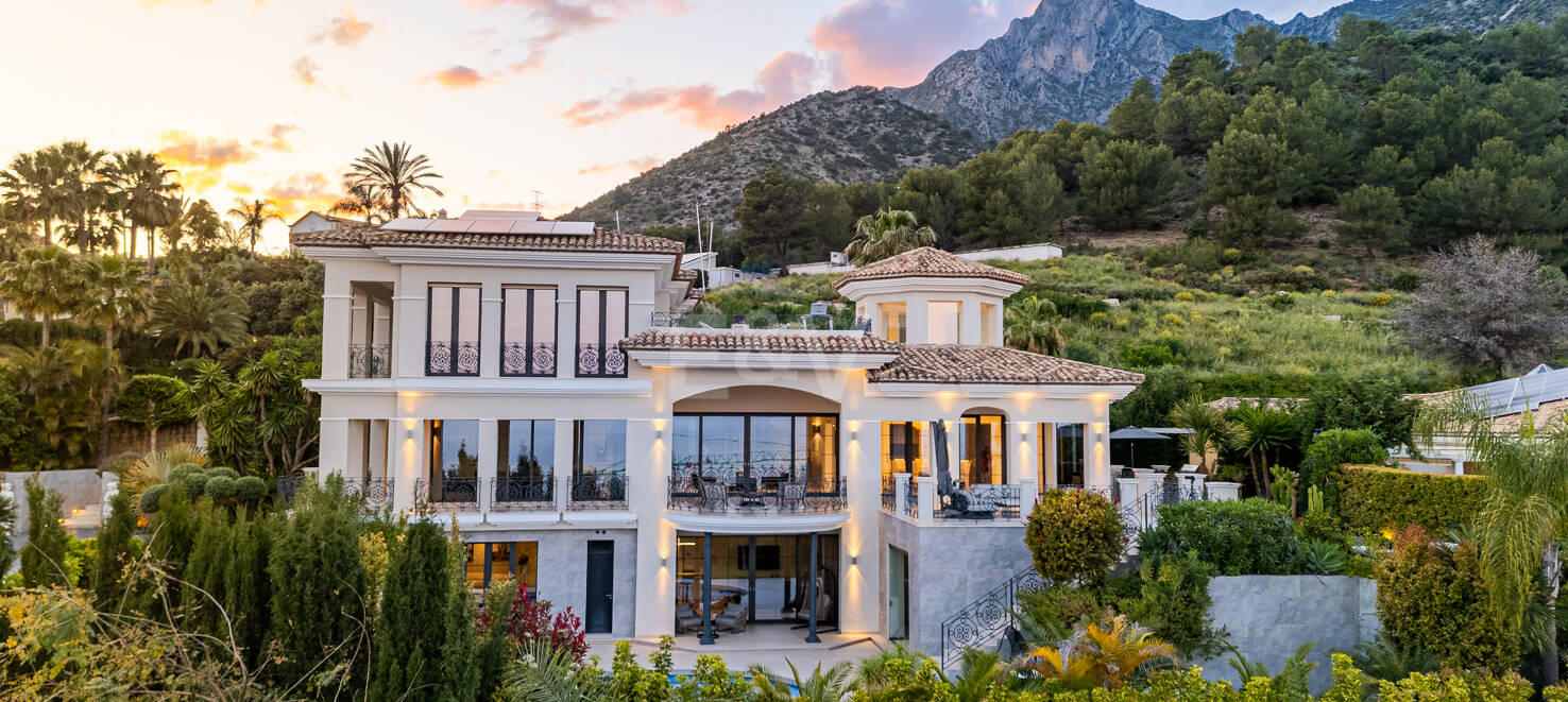 Luxury Villa with Panoramic Views in Sierra Blanca
