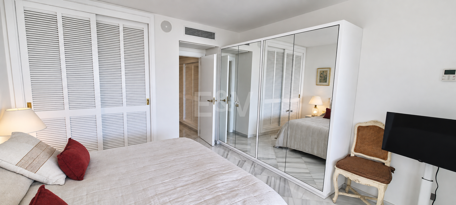 Wspaniały apartament z 3 sypialniami z niepokonanym widokiem na morze w Don Gonzalo, Marbella.
