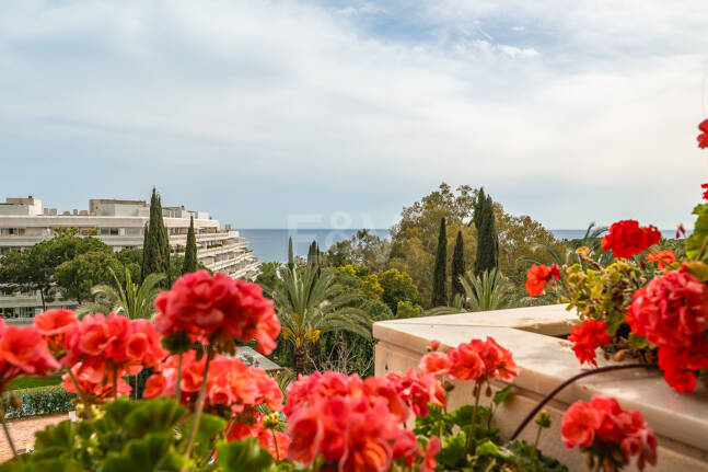 Magnifik 3 sovrum med oslagbar havsutsikt i Don Gonzalo, Marbella.