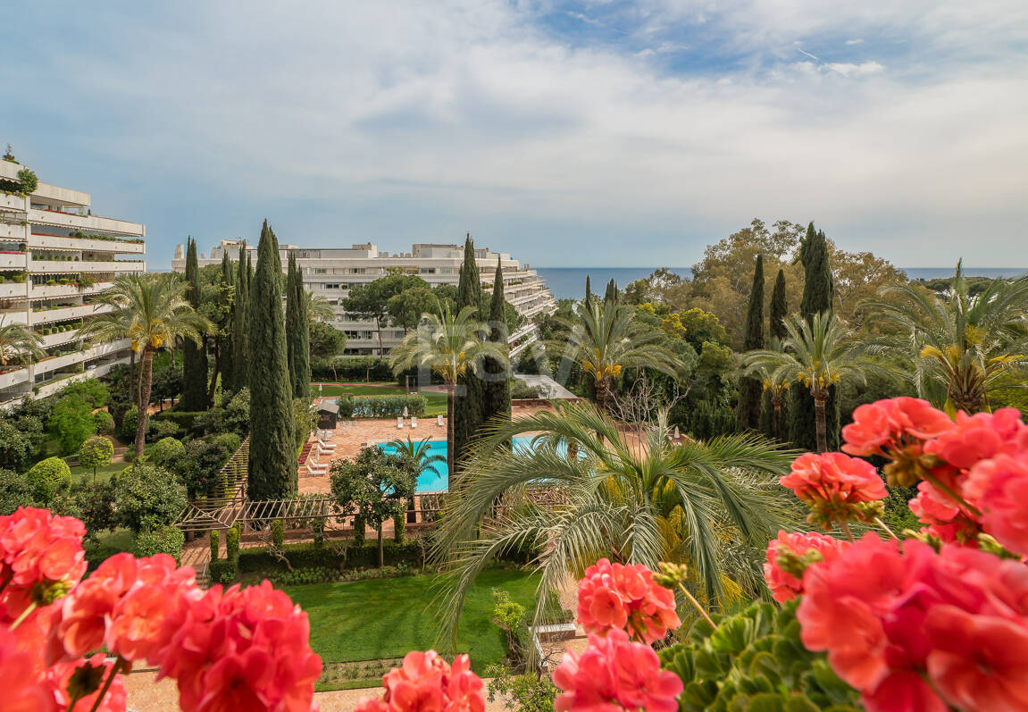 Magnifik 3 sovrum med oslagbar havsutsikt i Don Gonzalo, Marbella.