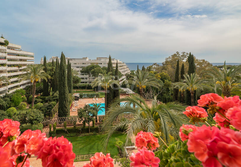 Magnifik 3 sovrum med oslagbar havsutsikt i Don Gonzalo, Marbella.