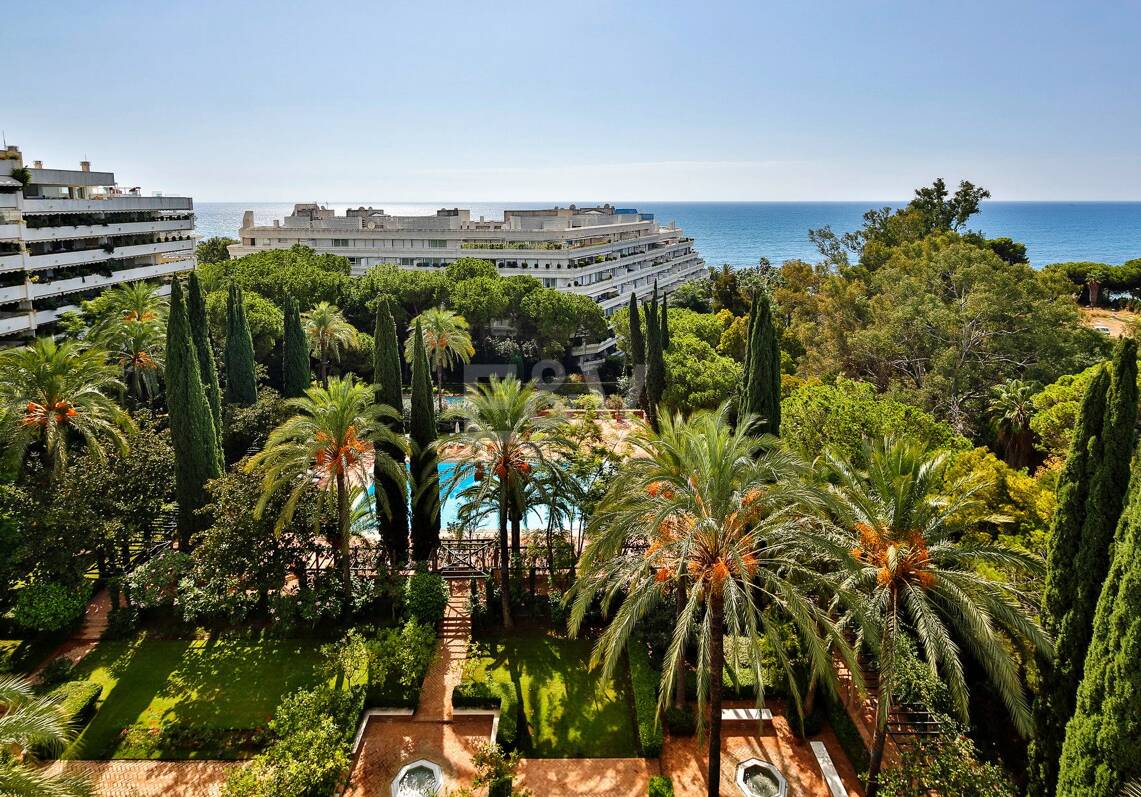 Wspaniały apartament z 3 sypialniami z niepokonanym widokiem na morze w Don Gonzalo, Marbella.