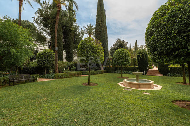 Magnifik 3 sovrum med oslagbar havsutsikt i Don Gonzalo, Marbella.