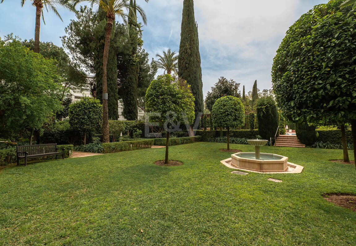 Magnifik 3 sovrum med oslagbar havsutsikt i Don Gonzalo, Marbella.