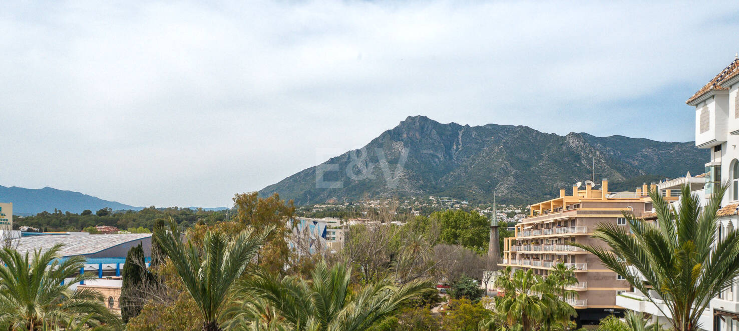 Magnifik 3 sovrum med oslagbar havsutsikt i Don Gonzalo, Marbella.