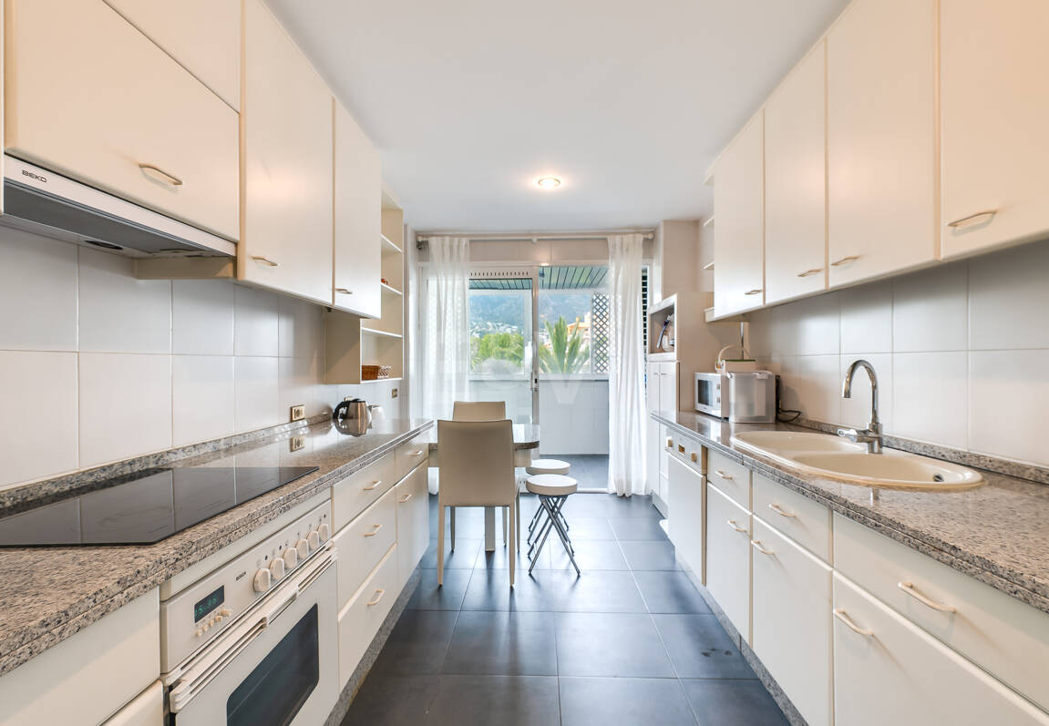 Magnifik 3 sovrum med oslagbar havsutsikt i Don Gonzalo, Marbella.