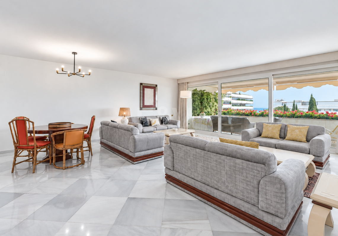Wspaniały apartament z 3 sypialniami z niepokonanym widokiem na morze w Don Gonzalo, Marbella.