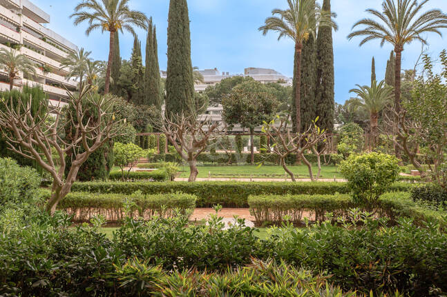 Magnifik 3 sovrum med oslagbar havsutsikt i Don Gonzalo, Marbella.