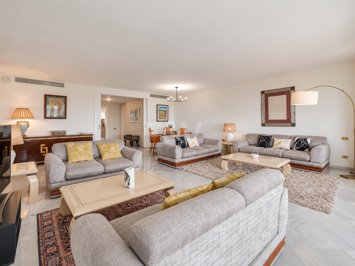 Wspaniały apartament z 3 sypialniami z niepokonanym widokiem na morze w Don Gonzalo, Marbella.