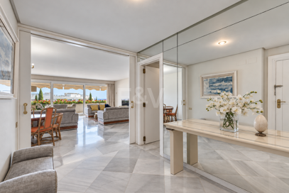 Wspaniały apartament z 3 sypialniami z niepokonanym widokiem na morze w Don Gonzalo, Marbella.