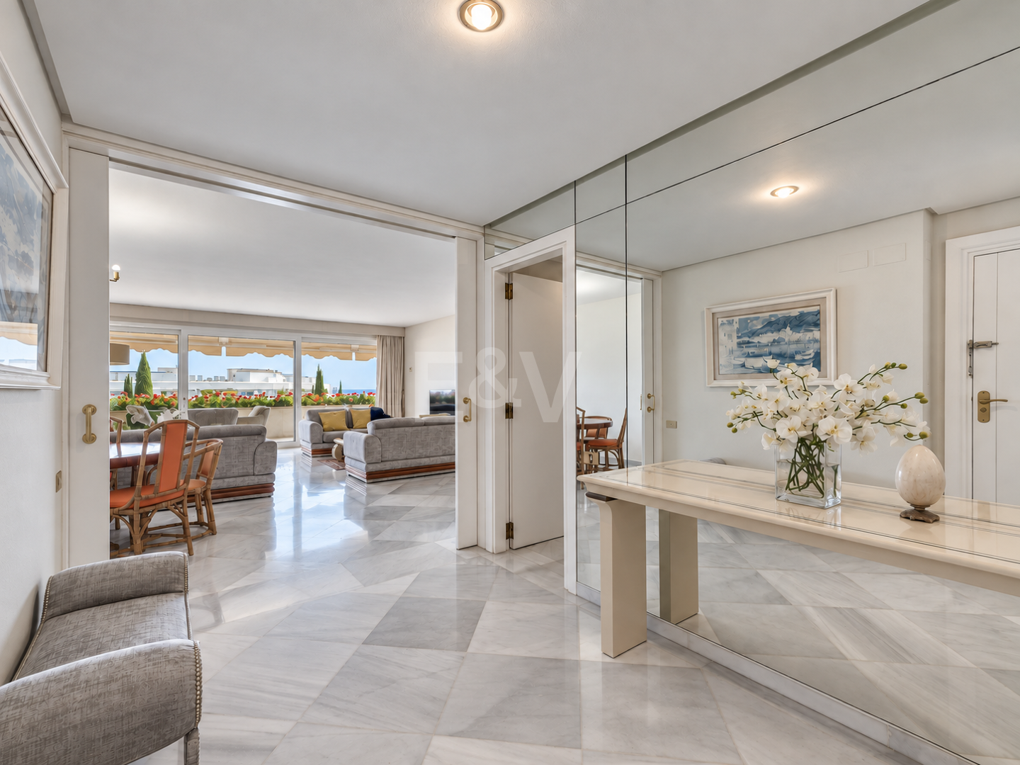 Wspaniały apartament z 3 sypialniami z niepokonanym widokiem na morze w Don Gonzalo, Marbella.