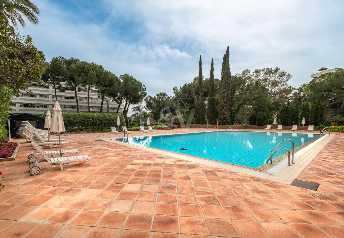 Magnifik 3 sovrum med oslagbar havsutsikt i Don Gonzalo, Marbella.