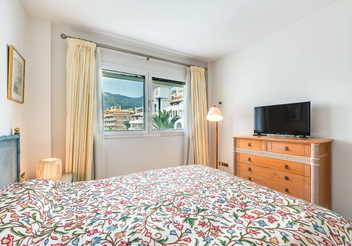 Wspaniały apartament z 3 sypialniami z niepokonanym widokiem na morze w Don Gonzalo, Marbella.