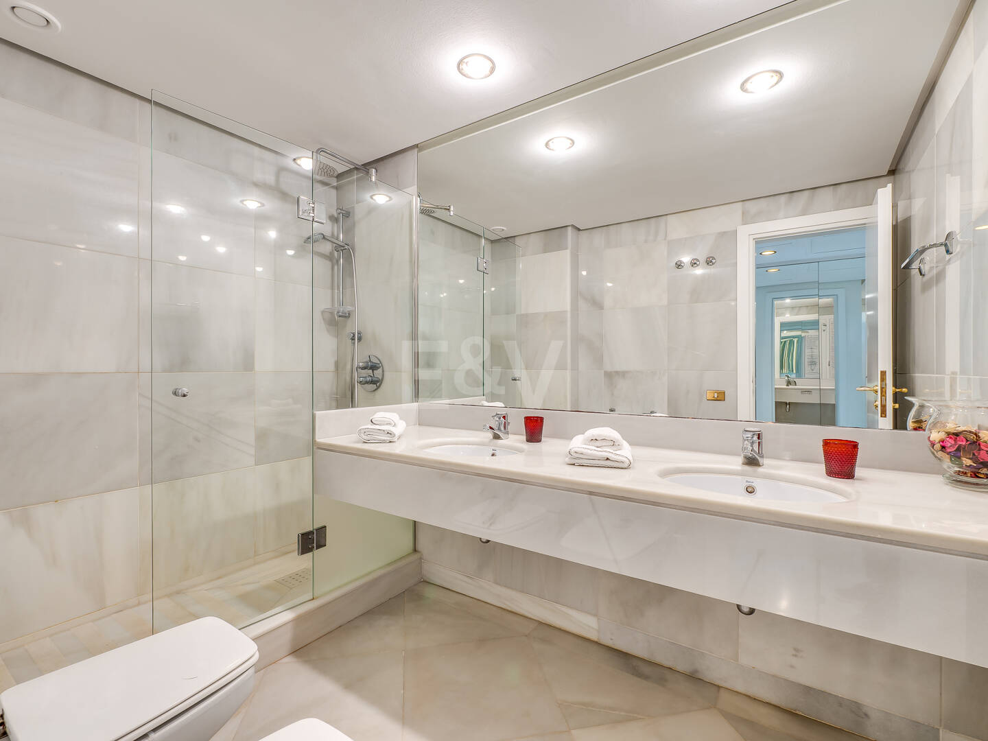 Magnifik 3 sovrum med oslagbar havsutsikt i Don Gonzalo, Marbella.