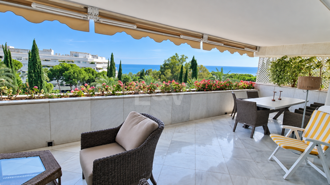 Magnifique appartement de 3 chambres avec vue imprenable sur la mer à Don Gonzalo, Marbella.
