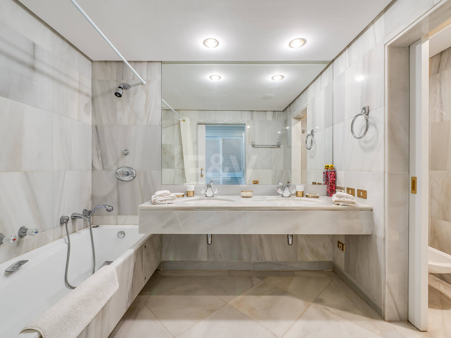 Magnifik 3 sovrum med oslagbar havsutsikt i Don Gonzalo, Marbella.