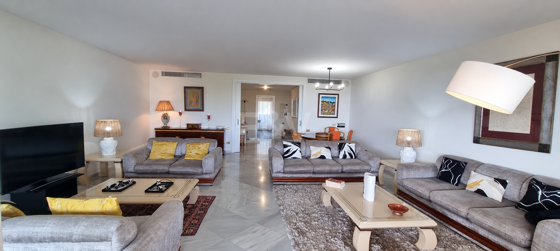 Wspaniały apartament z 3 sypialniami z niepokonanym widokiem na morze w Don Gonzalo, Marbella.