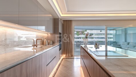 Appartement élégant à Puerto Banús avec des équipements de luxe