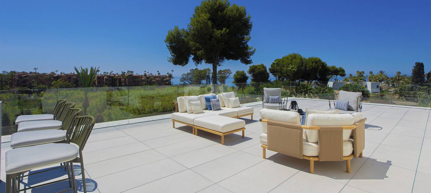 Ny, modern och lyxig Villa i Los Monteros, bara steg från stranden