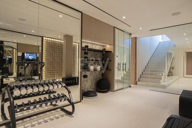 Ny, modern och lyxig Villa i Los Monteros, bara steg från stranden