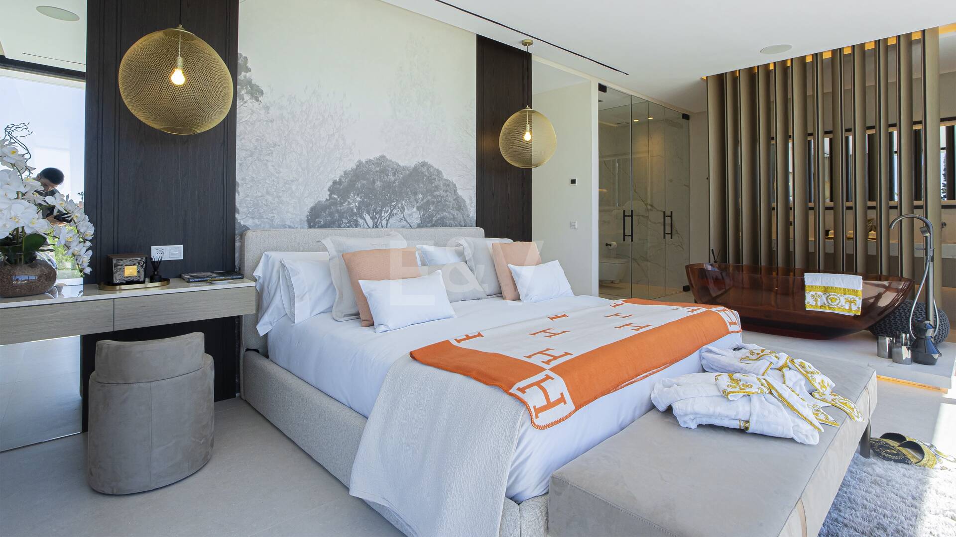 Ny, modern och lyxig Villa i Los Monteros, bara steg från stranden