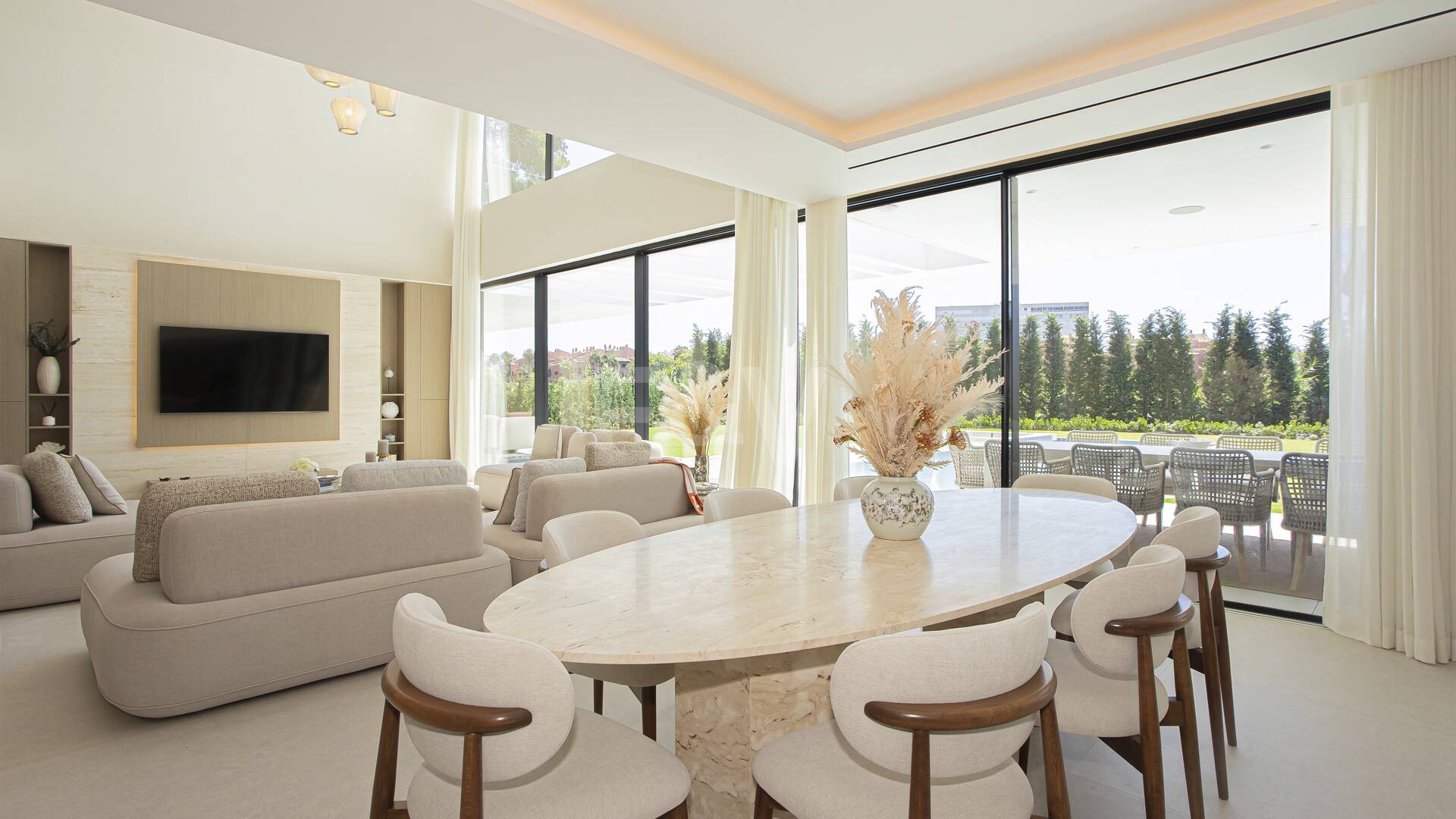 New, Modern and Luxurious Villa in Los Monteros, Just Steps from the Beach