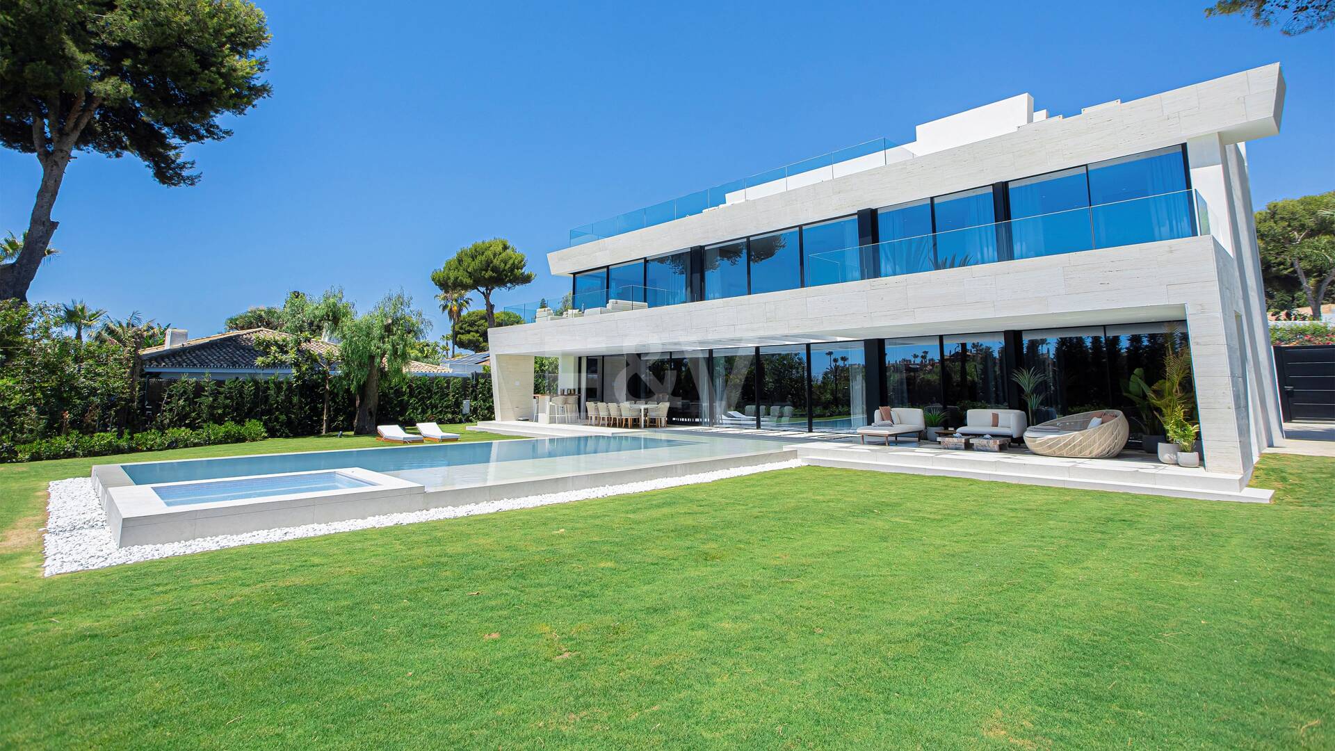 New, Modern and Luxurious Villa in Los Monteros, Just Steps from the Beach