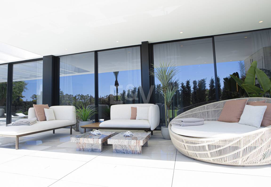 Ny, modern och lyxig Villa i Los Monteros, bara steg från stranden