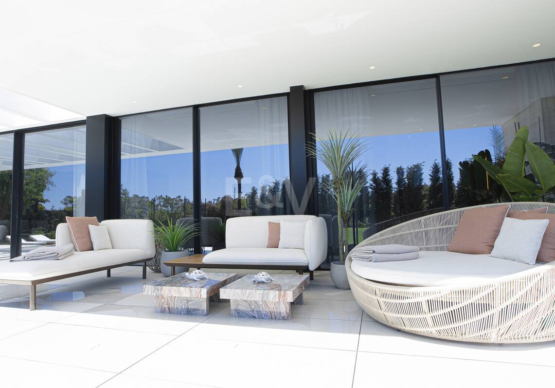 Villa neuve, moderne et luxueuse à Los Monteros, à quelques pas de la plage