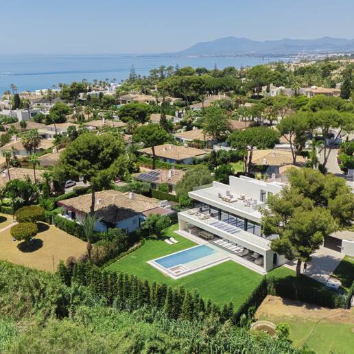 Ny, modern och lyxig Villa i Los Monteros, bara steg från stranden