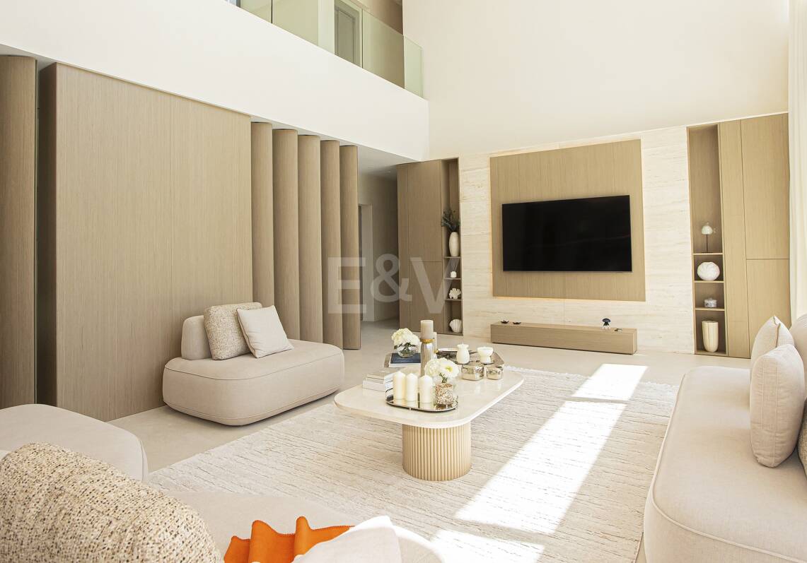Villa neuve, moderne et luxueuse à Los Monteros, à quelques pas de la plage
