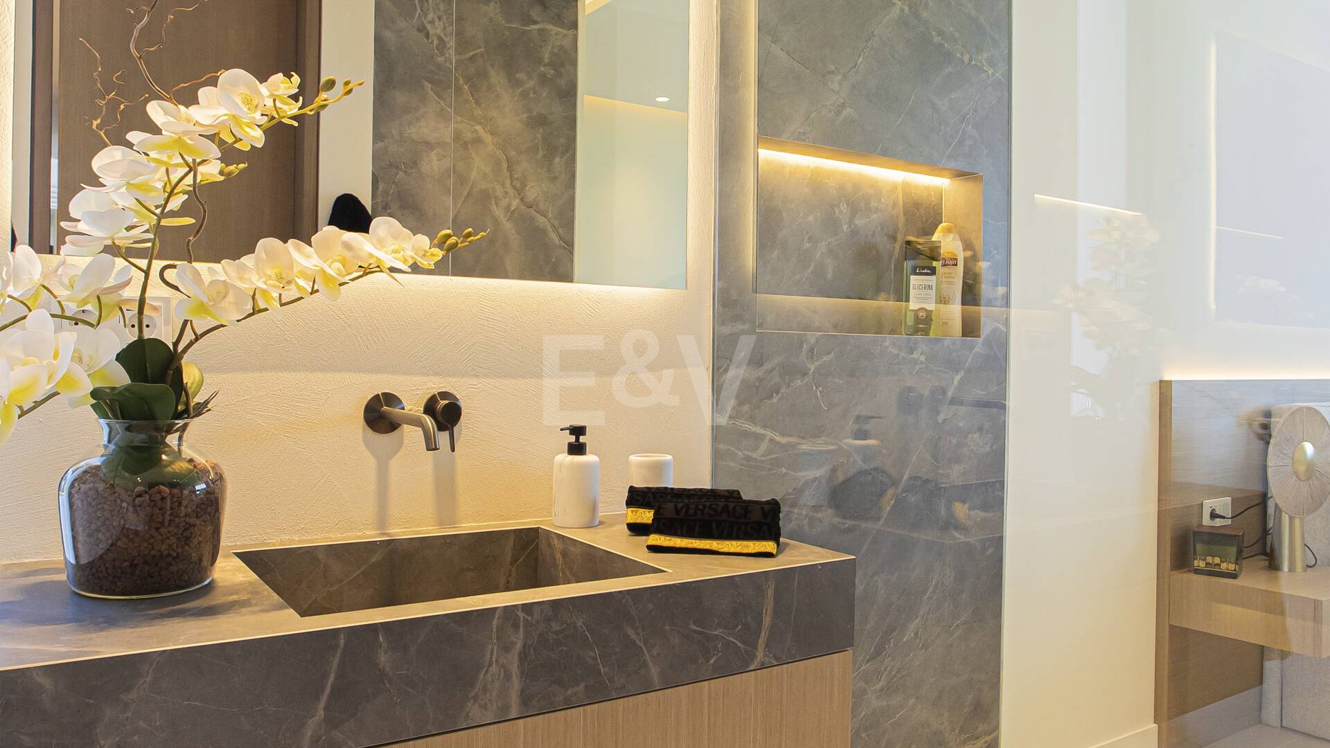 New, Modern and Luxurious Villa in Los Monteros, Just Steps from the Beach