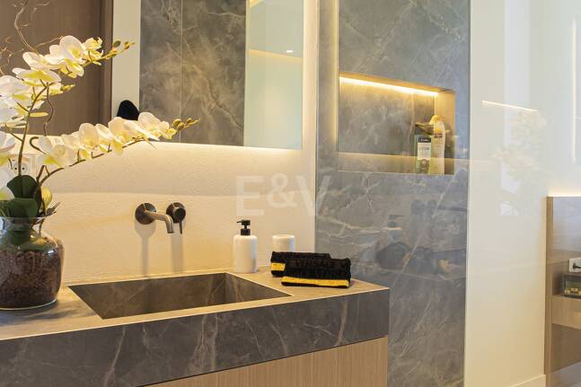 Ny, modern och lyxig Villa i Los Monteros, bara steg från stranden