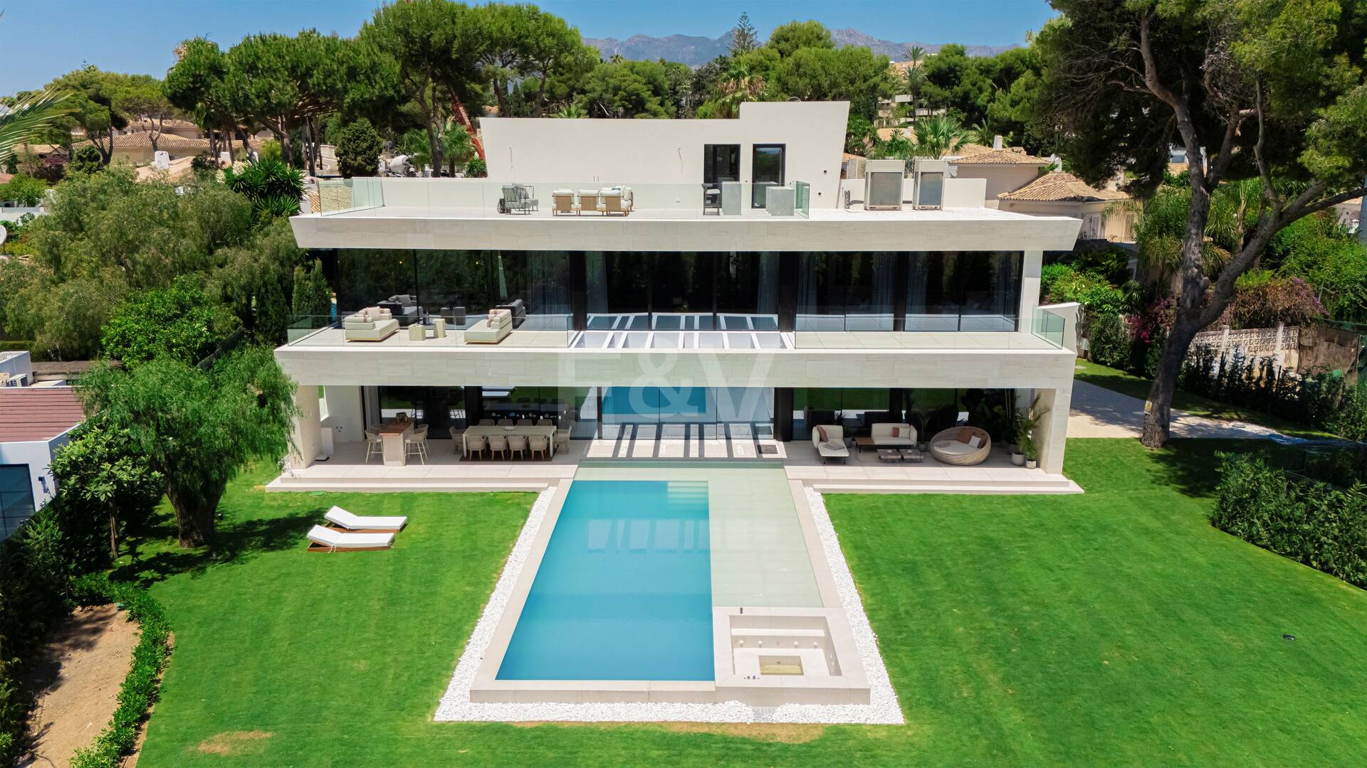New, Modern and Luxurious Villa in Los Monteros, Just Steps from the Beach