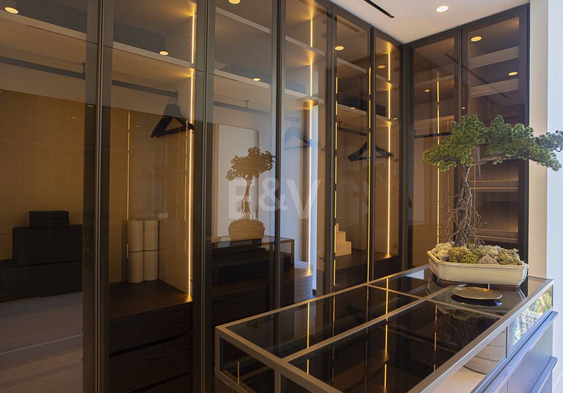 Villa neuve, moderne et luxueuse à Los Monteros, à quelques pas de la plage