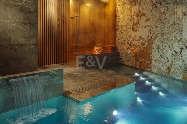 A State-of-the-Art Penthouse with Breathtaking Views close to the Beach