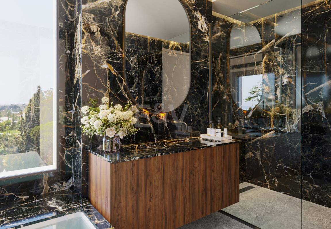 A State-of-the-Art Penthouse with Breathtaking Views close to the Beach