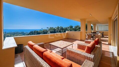 2-Bedroom Apartment with Stunning Mediterranean Views in the Golden Mile