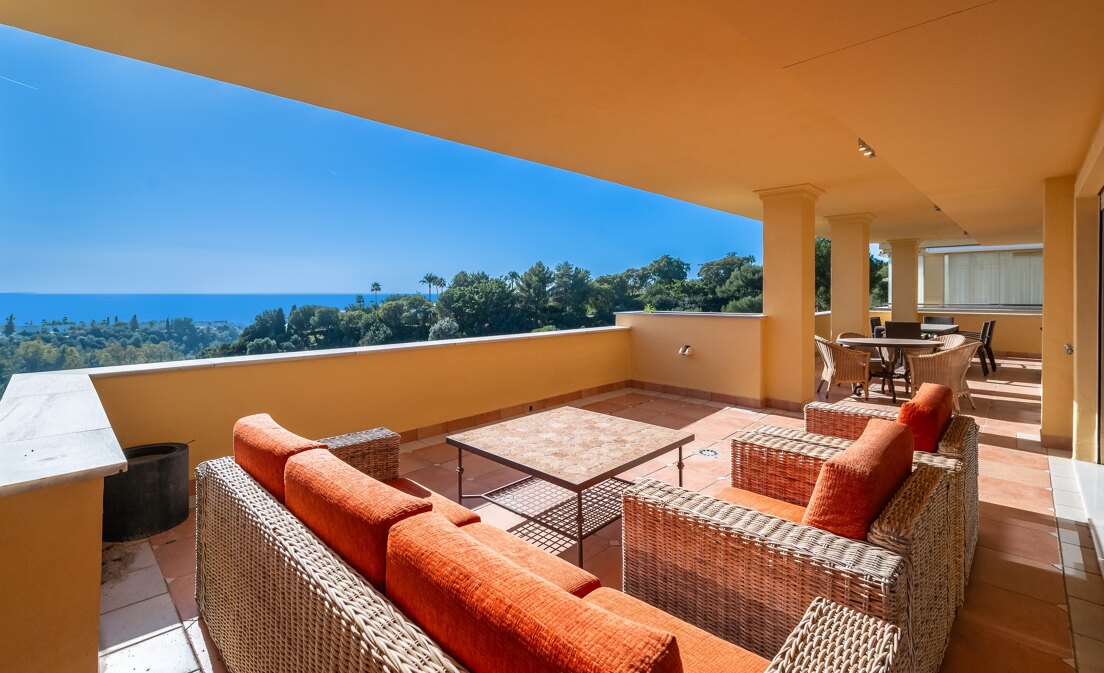 2-Bedroom Apartment with Stunning Mediterranean Views in the Golden Mile