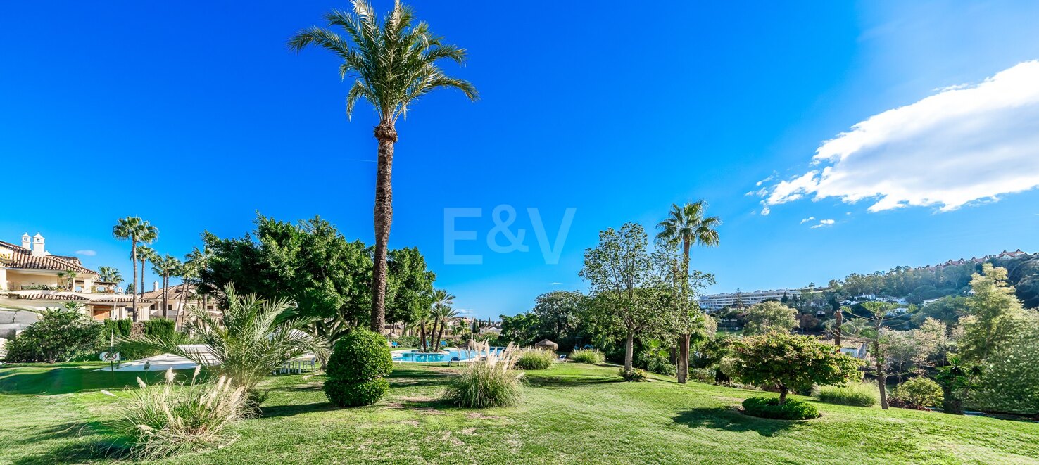 Elegant frontline golf apartment in Las Brisas with stunning views