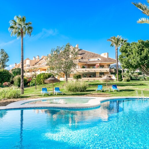 Elegant frontline golf apartment in Las Brisas with stunning views