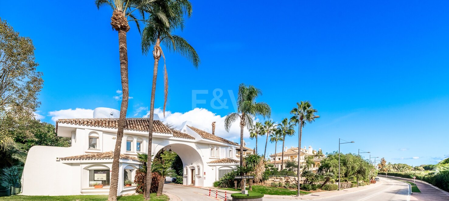 Elegant frontline golf apartment in Las Brisas with stunning views